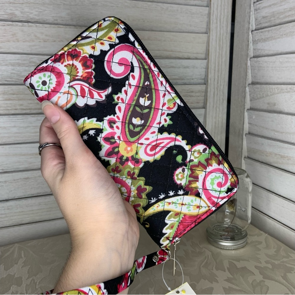 Women’s Floral Paisley Print Colorful Pink and Black Wristlet Wallet New